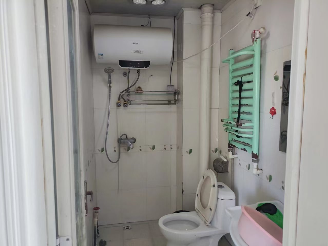 一高对面欧亚路西凤凰花园小区大一居公寓出租